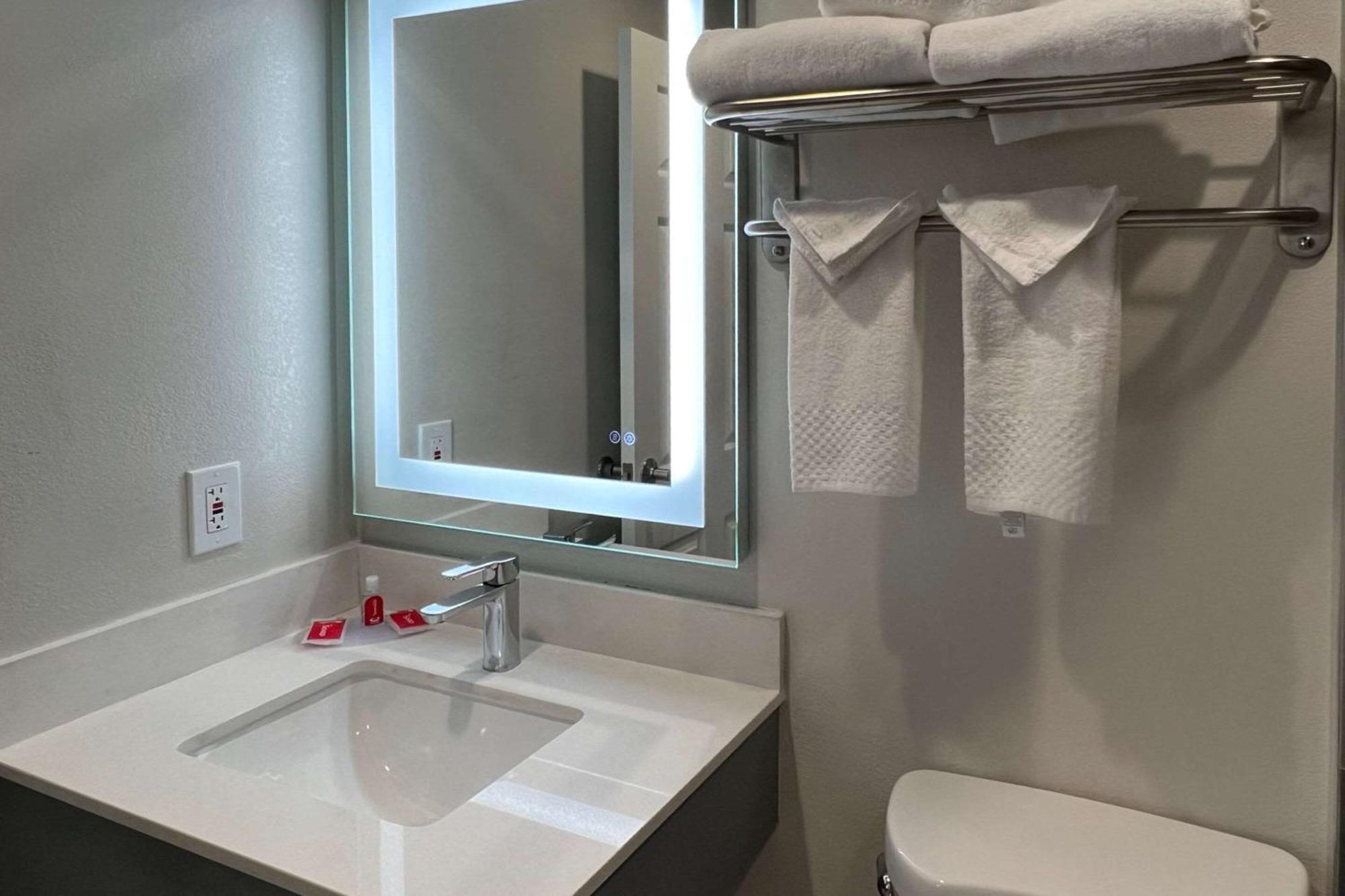 Quality Inn Tracy I-205 Extérieur photo
